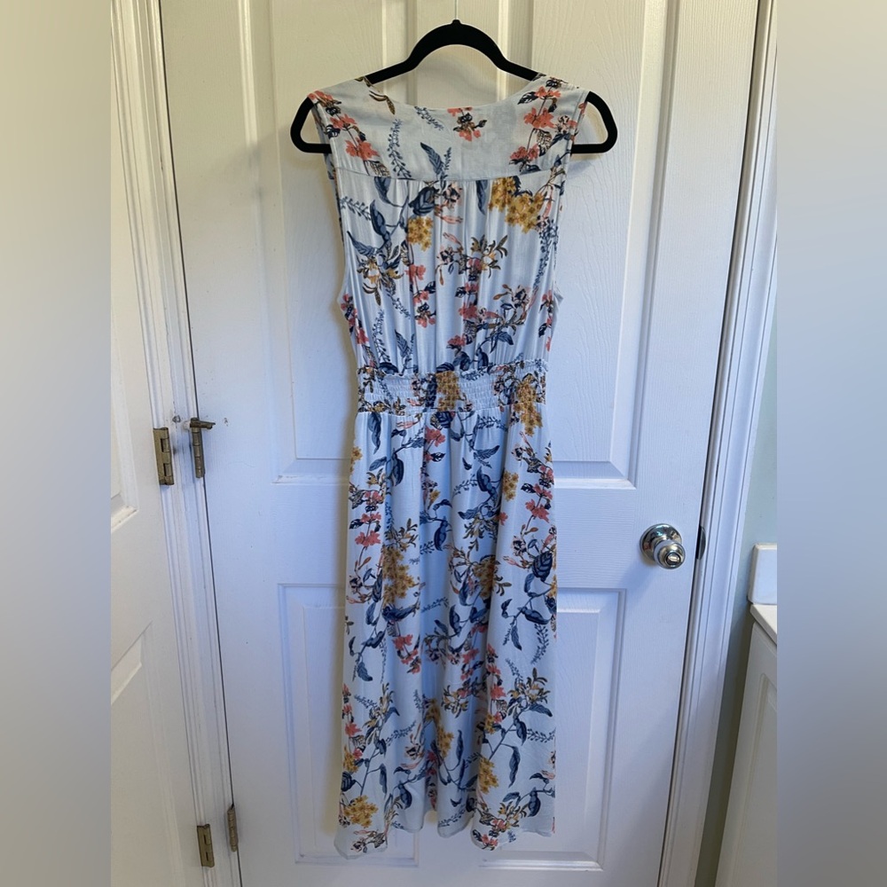 - Lucky brand, maxi dress size medium.